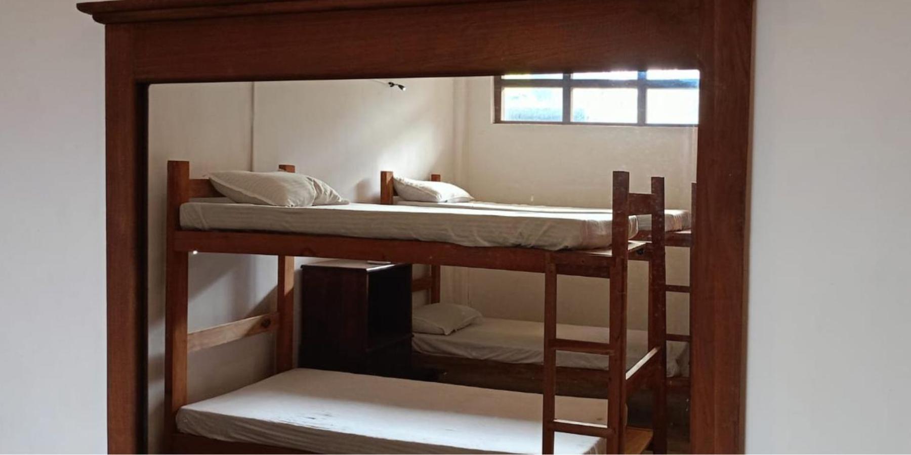 Funky Monkey Hostel & Yoga Rooftop Lounge , Arugambay Pottuvil Exterior foto